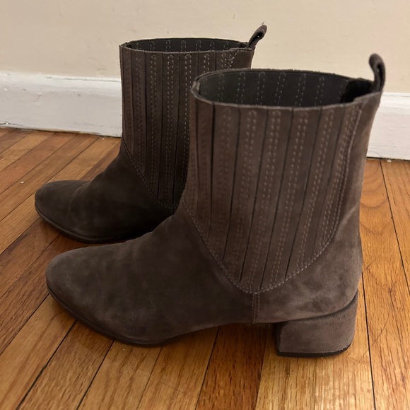 Stuart Weitzman Brown Ankle Boots - Picture 2 of 8